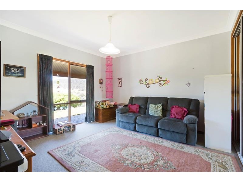 19 East Cochranes Rd, South Wolumla NSW 2550