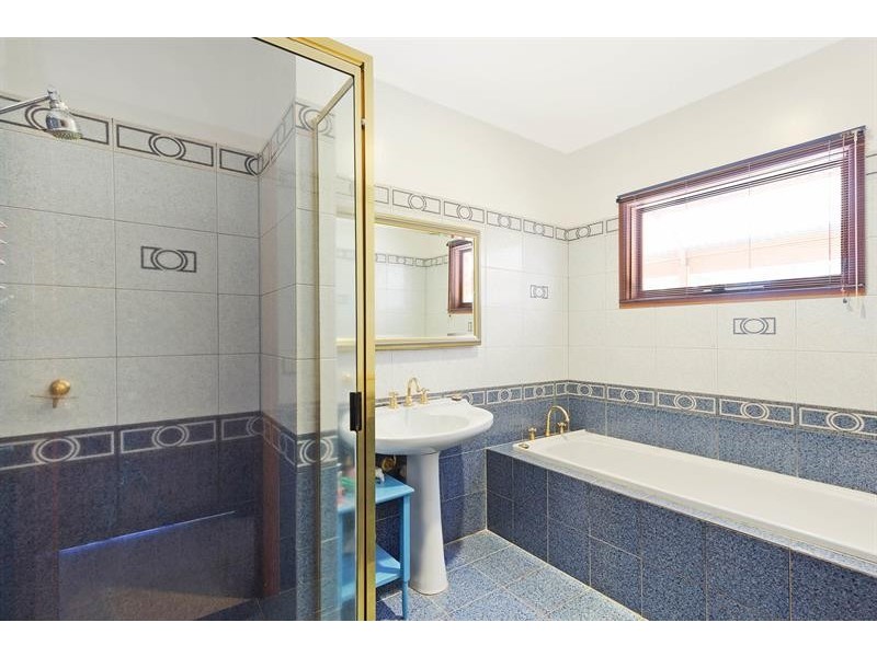 19 East Cochranes Rd, South Wolumla NSW 2550