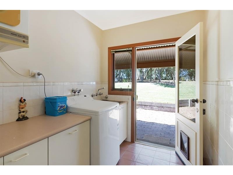 19 East Cochranes Rd, South Wolumla NSW 2550