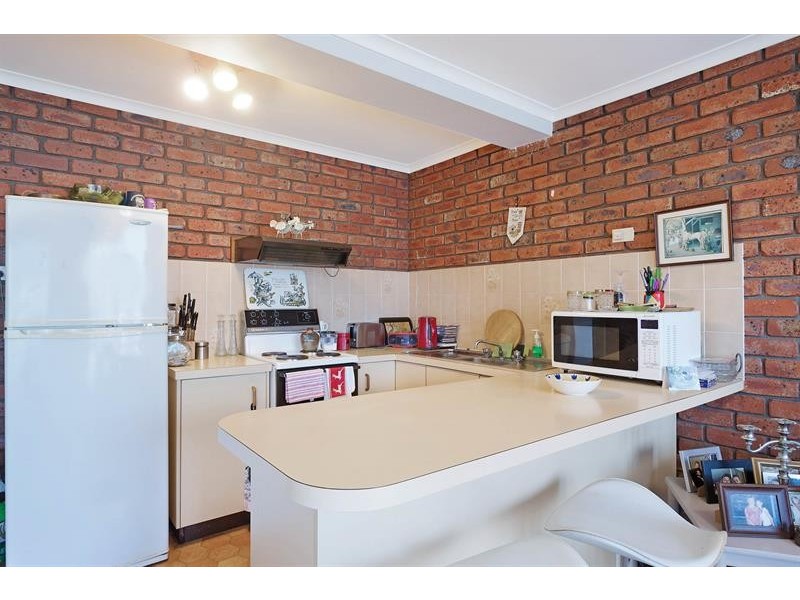 2/23 Yarrawood Ave, Merimbula NSW 2548