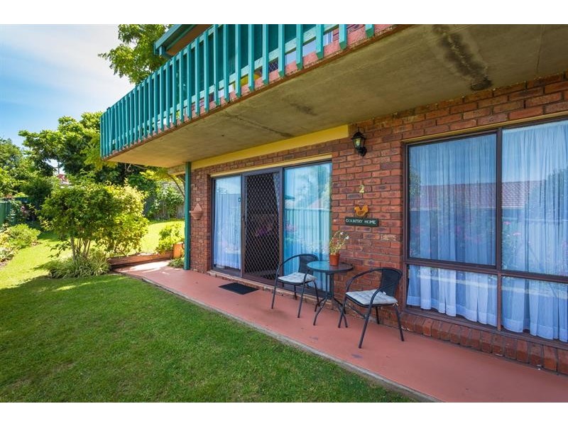 2/23 Yarrawood Ave, Merimbula NSW 2548