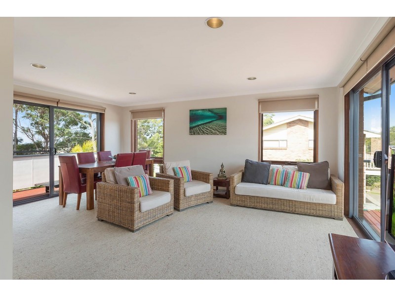 71 Surf  Cir, Tura Beach NSW 2548