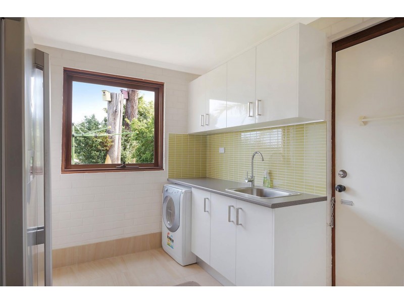 71 Surf  Cir, Tura Beach NSW 2548