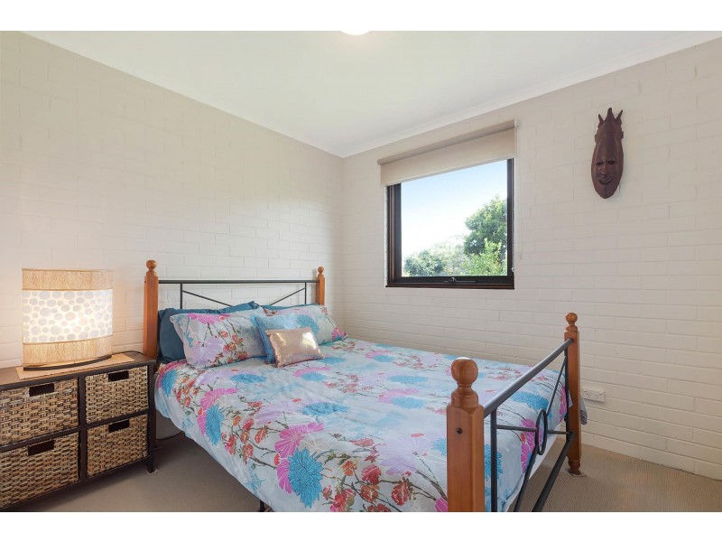 71 Surf  Cir, Tura Beach NSW 2548