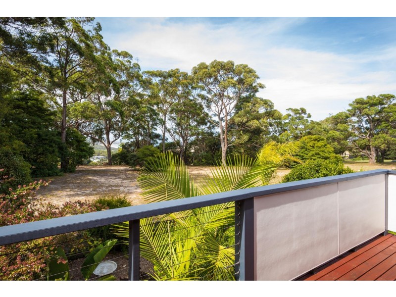 71 Surf  Cir, Tura Beach NSW 2548