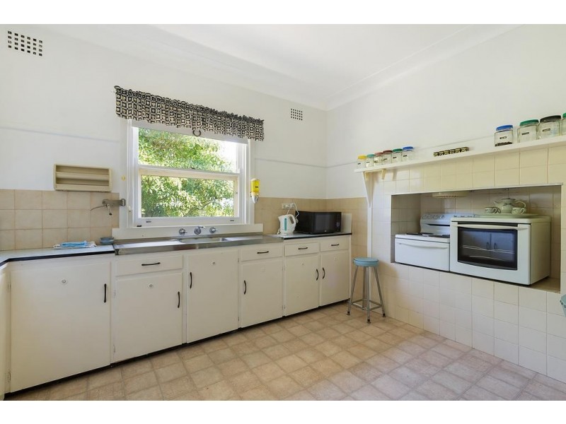 8 Cameron  Street, Merimbula NSW 2548
