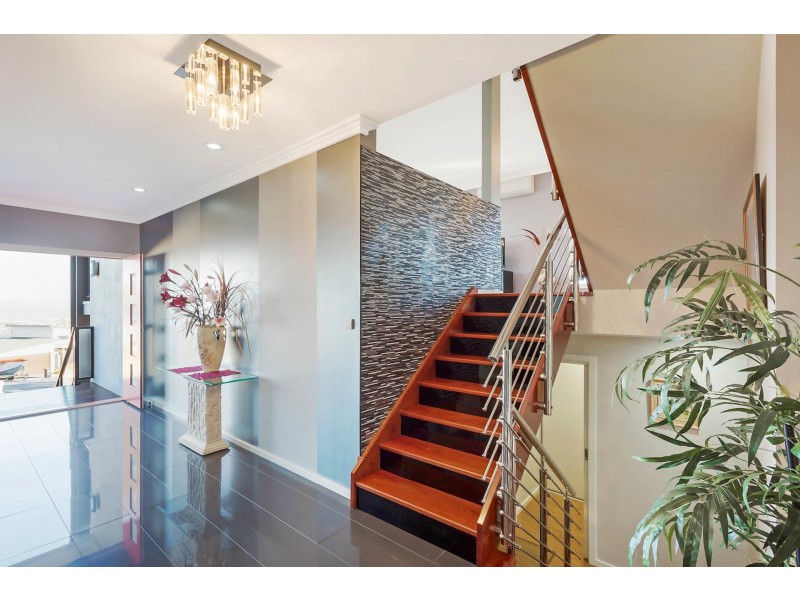 65 The Crest, Merimbula NSW 2548