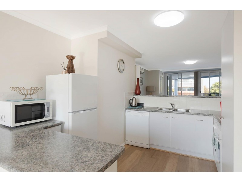 2/61 Ocean  Drive, Merimbula NSW 2548