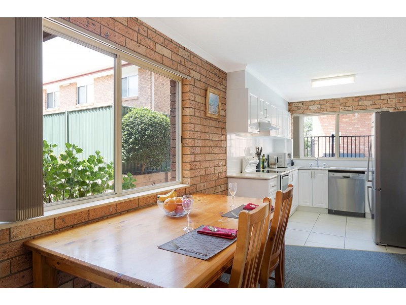 2/27 Ocean Drive, Merimbula NSW 2548