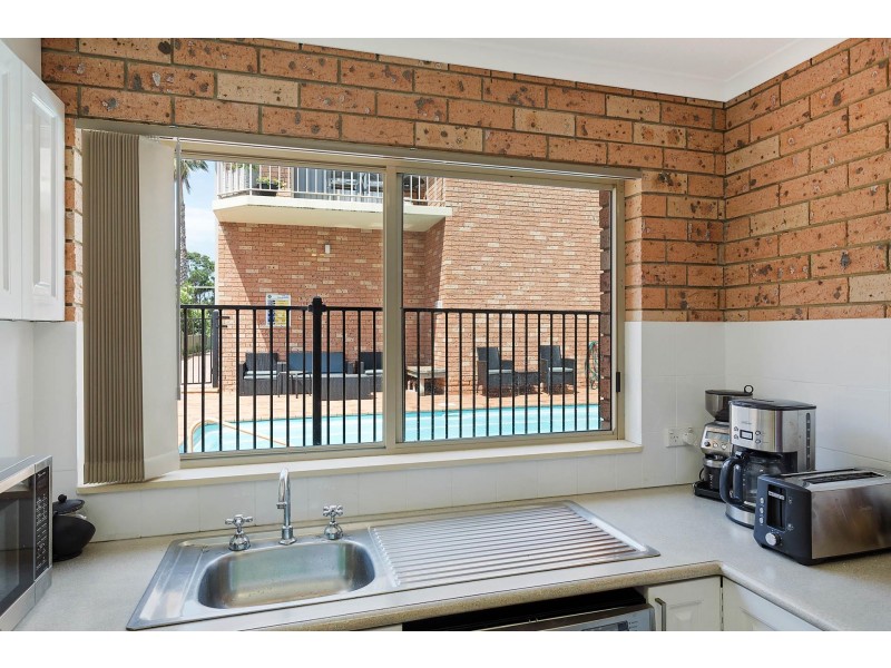 2/27 Ocean Drive, Merimbula NSW 2548