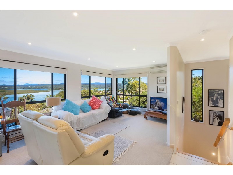 2/16 John  Close, Merimbula NSW 2548