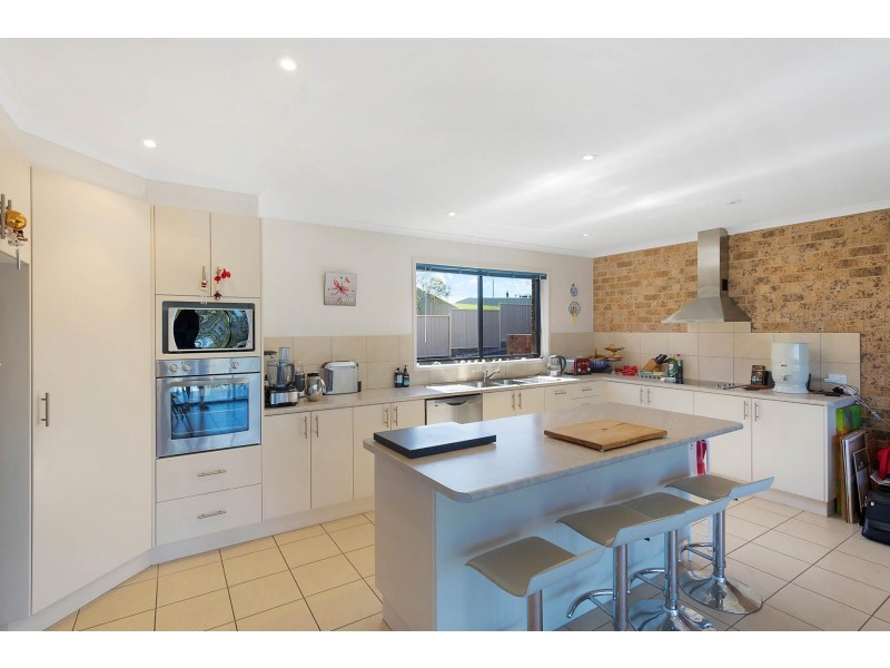 2/16 John  Close, Merimbula NSW 2548