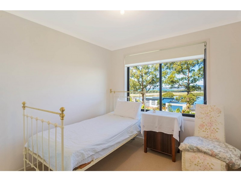 2/16 John  Close, Merimbula NSW 2548