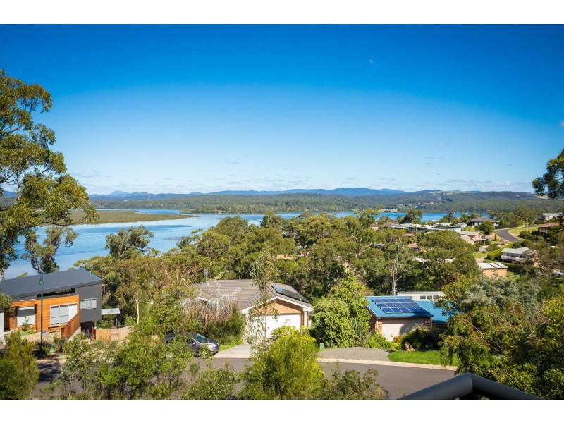 2/16 John  Close, Merimbula NSW 2548