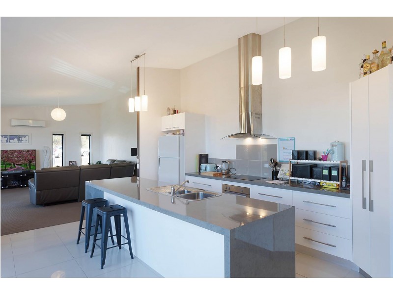 3 Cockatoo Court, Mirador NSW 2548