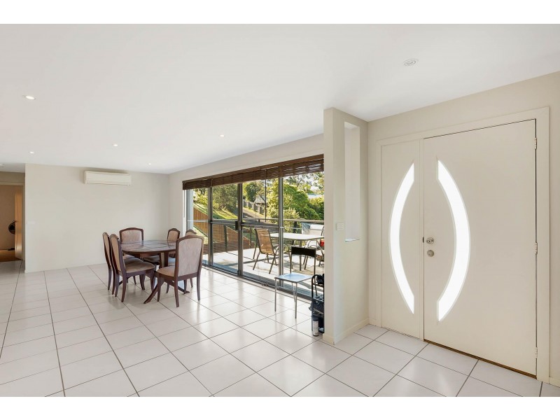 9 Sapphire Crescent, Merimbula NSW 2548