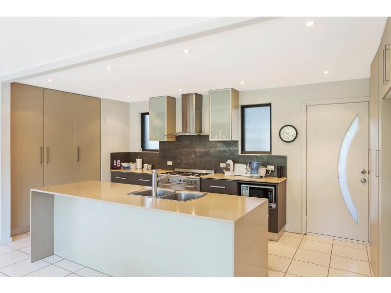 9 Sapphire Crescent, Merimbula NSW 2548