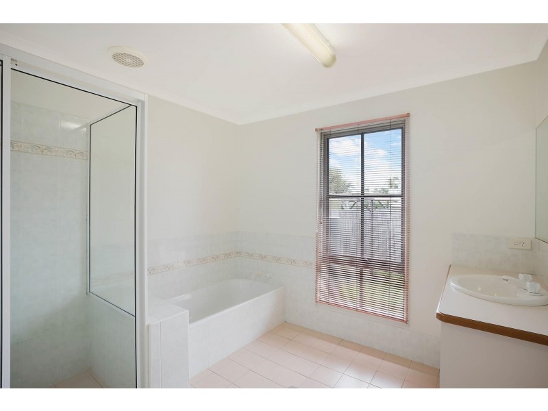 2/30 Kowara Crescent, Merimbula NSW 2548