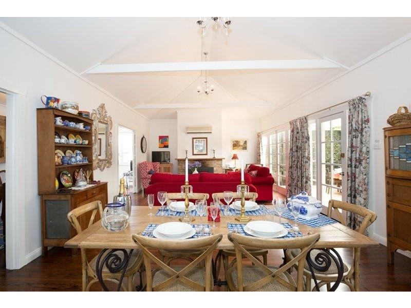 8 Barnett Avenue, Bundanoon NSW 2578