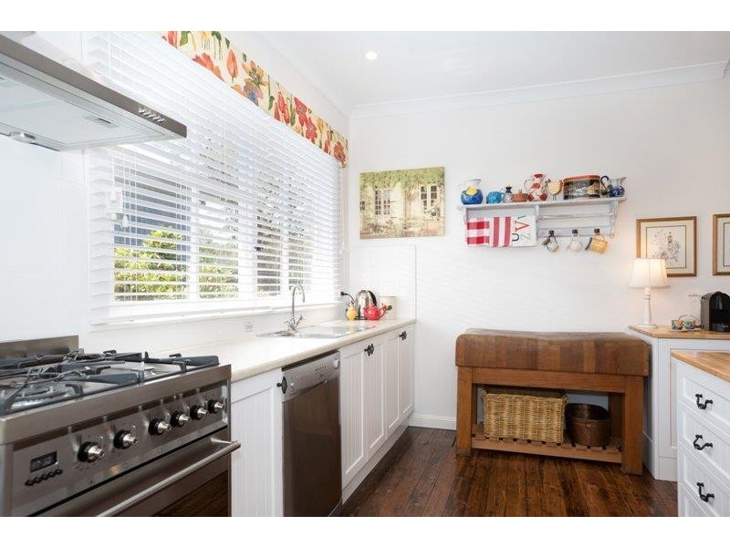 8 Barnett Avenue, Bundanoon NSW 2578