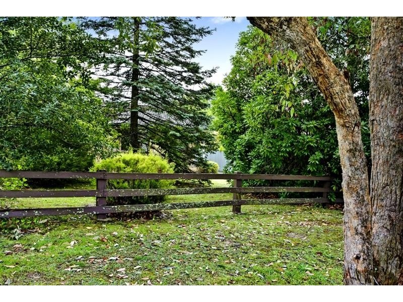 8 Hill St, Bundanoon NSW 2578