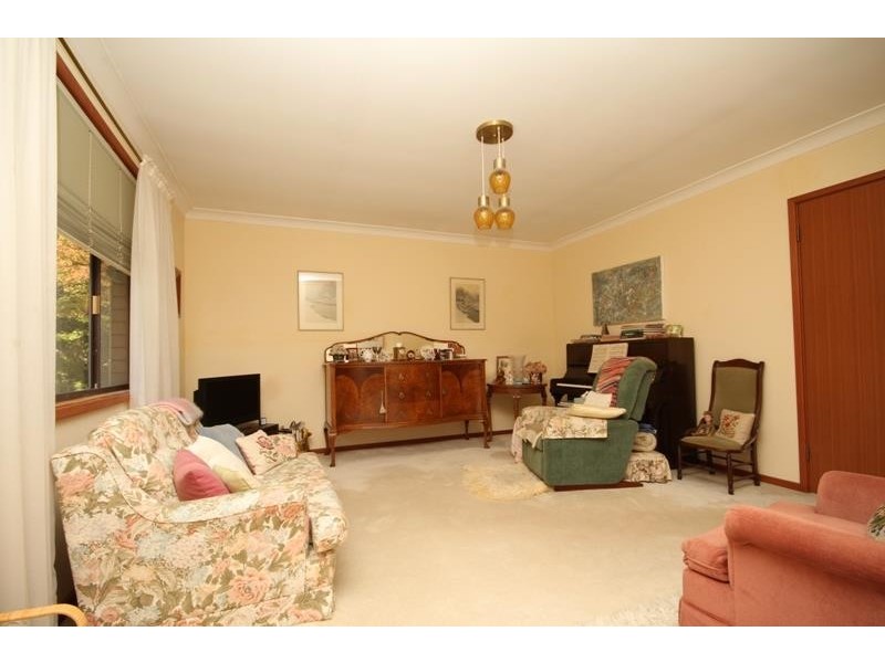 8 Hill St, Bundanoon NSW 2578