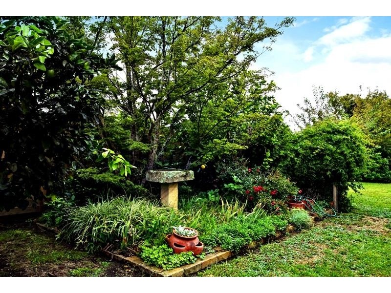 8 Hill St, Bundanoon NSW 2578