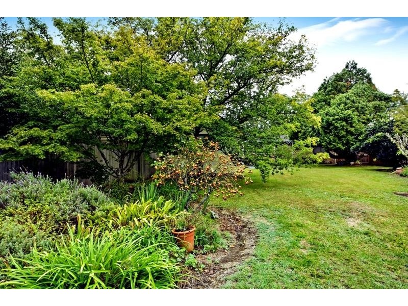 8 Hill St, Bundanoon NSW 2578