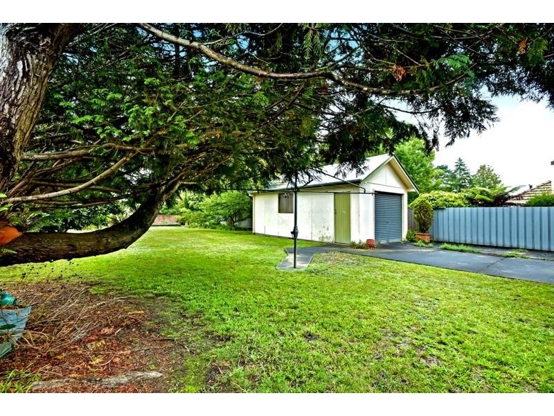 8 Hill St, Bundanoon NSW 2578