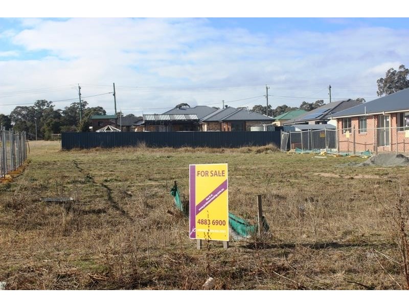 16 Morris Place, Marulan NSW 2579