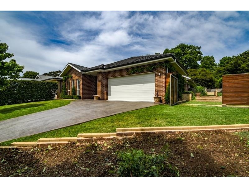 11 Skye Place, Bundanoon NSW 2578
