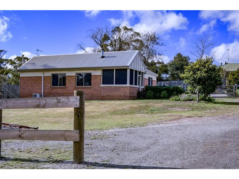 79 Caoura Road, Tallong NSW 2579