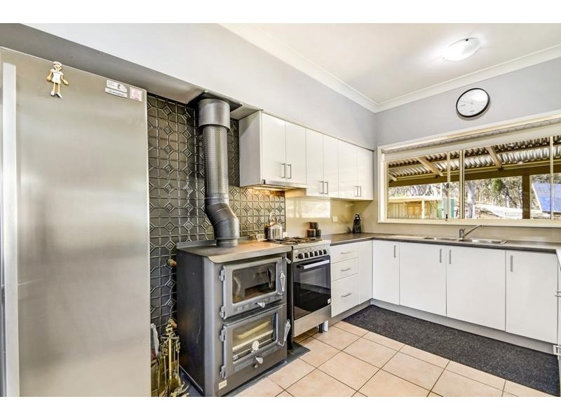 12 Railway Parade, Tallong NSW 2579