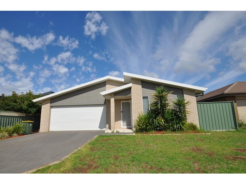 12 Dalbeattie Close, Dubbo NSW 2830
