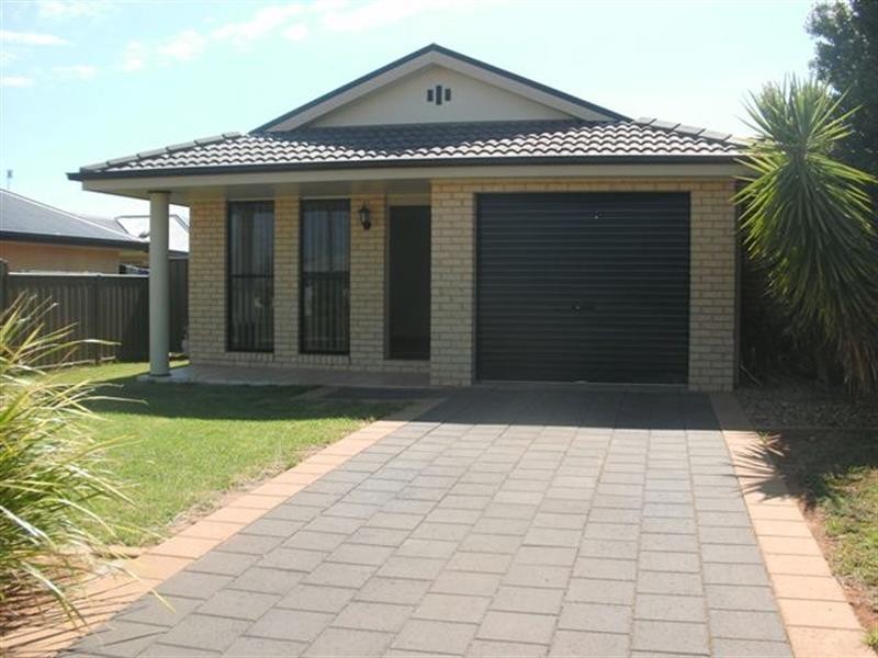 4A John Brass Pl, Dubbo NSW 2830
