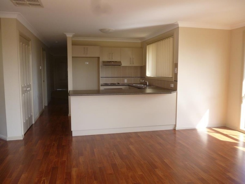 4A John Brass Pl, Dubbo NSW 2830