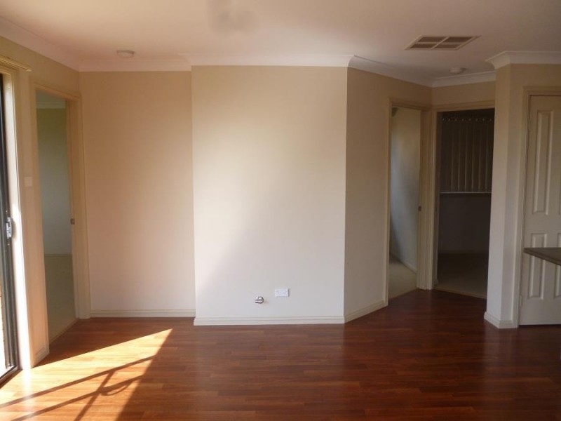 4A John Brass Pl, Dubbo NSW 2830