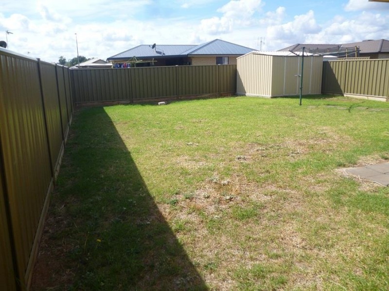 4A John Brass Pl, Dubbo NSW 2830