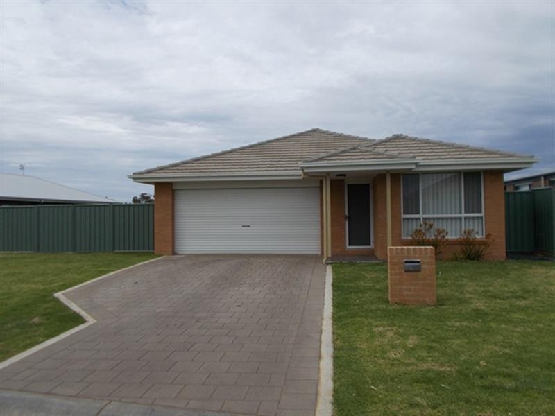 9 Magnolia Boulevarde, Dubbo NSW 2830