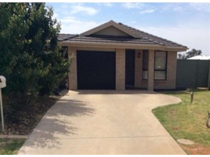 4B Jonquil Ct, Dubbo NSW 2830