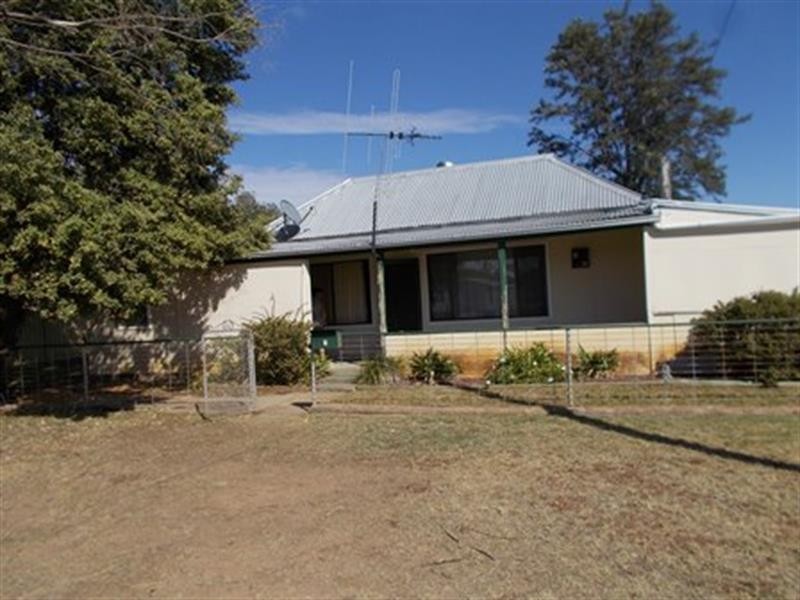 7 Farnell St, Mendooran NSW 2842