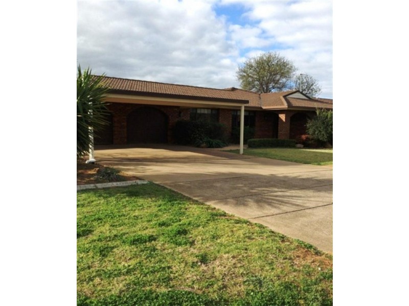5 Lansdowne Dr, Dubbo NSW 2830