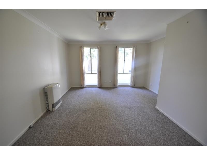24 Springfield Way, Dubbo NSW 2830