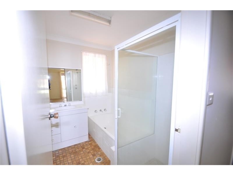 24 Springfield Way, Dubbo NSW 2830