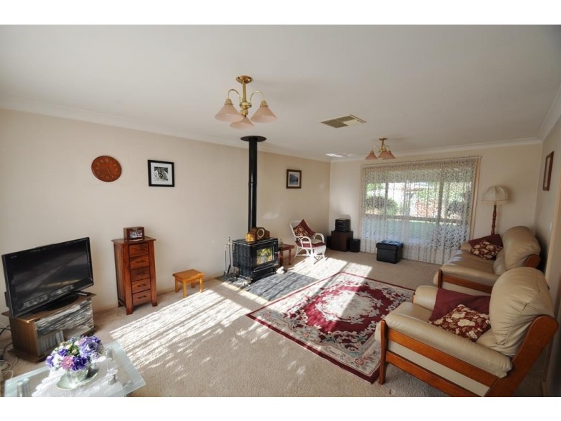 107 Sheraton Rd, Dubbo NSW 2830