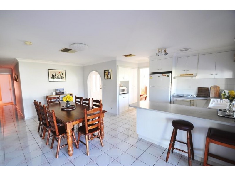 107 Sheraton Rd, Dubbo NSW 2830