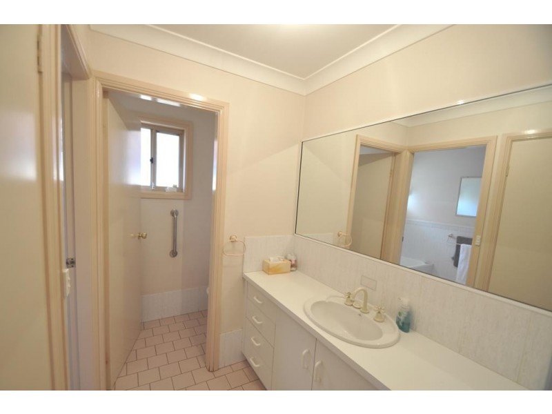 107 Sheraton Rd, Dubbo NSW 2830