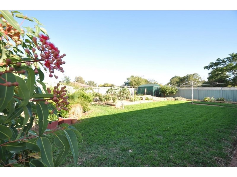 107 Sheraton Rd, Dubbo NSW 2830