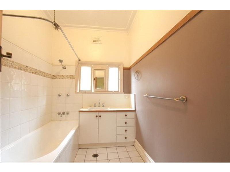 4 Sterling Street, Dubbo NSW 2830