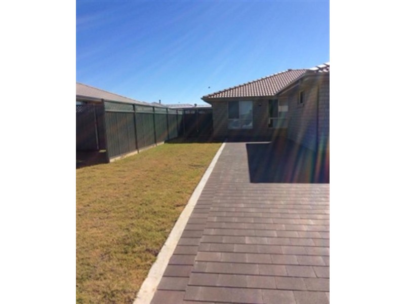 8B  Argyle  Ave, Dubbo NSW 2830